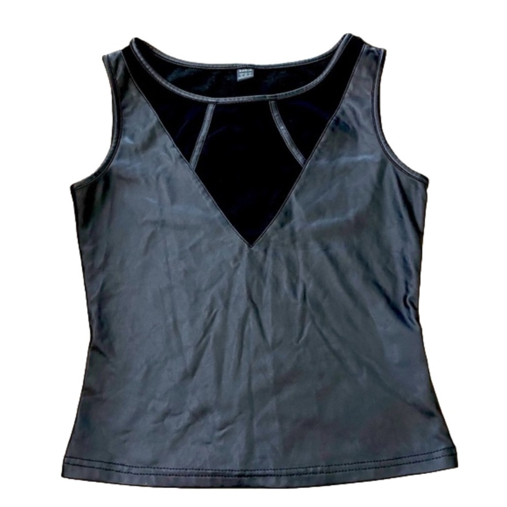💥 Cute “pleather” Tank top from Shein Size M